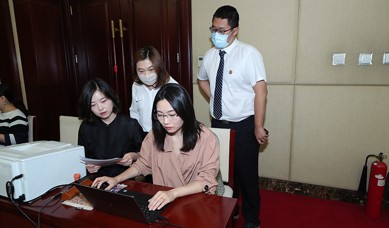 ������Ա�ڼ��ɼ����͹�֤Ա�ļල��ͳ��ѡƱ