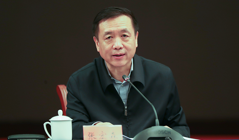 �羺���µ�����ǡ�����ϯ�ź�ɭ������̸��