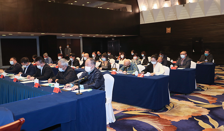 11��19�գ��ڰ˽�³Ѹ��ѧ����������̸���ھ��ٿ�