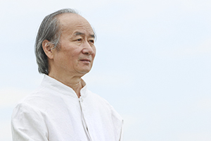 ����Ʒ�������͡����ߣ�������         �񽱸���������ϣ���ҵ�С˵�����͡�Ҳ�ܹ��ø�����˹�ע�������������ע�й���ʷʫ����ѧ�����صĻ���һ�罭���ʷʫ���á����˻���25���ഺ���������ϵ�һ����ǰ�����ϲ���������ѧ�����ͱ��棬��Щֻ���һ�������ǣ�����ѧ�����õػ��š���ѧ���鹹֮��������������������ʵ��