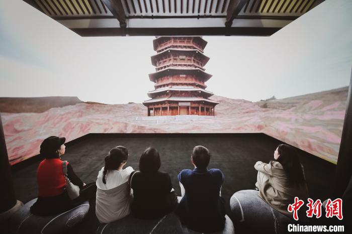 ������ȫ�½Ƕȵĳ����������飬���ܹ��������ص�����֮����й��Ļ����С�(������ع�ͼ)