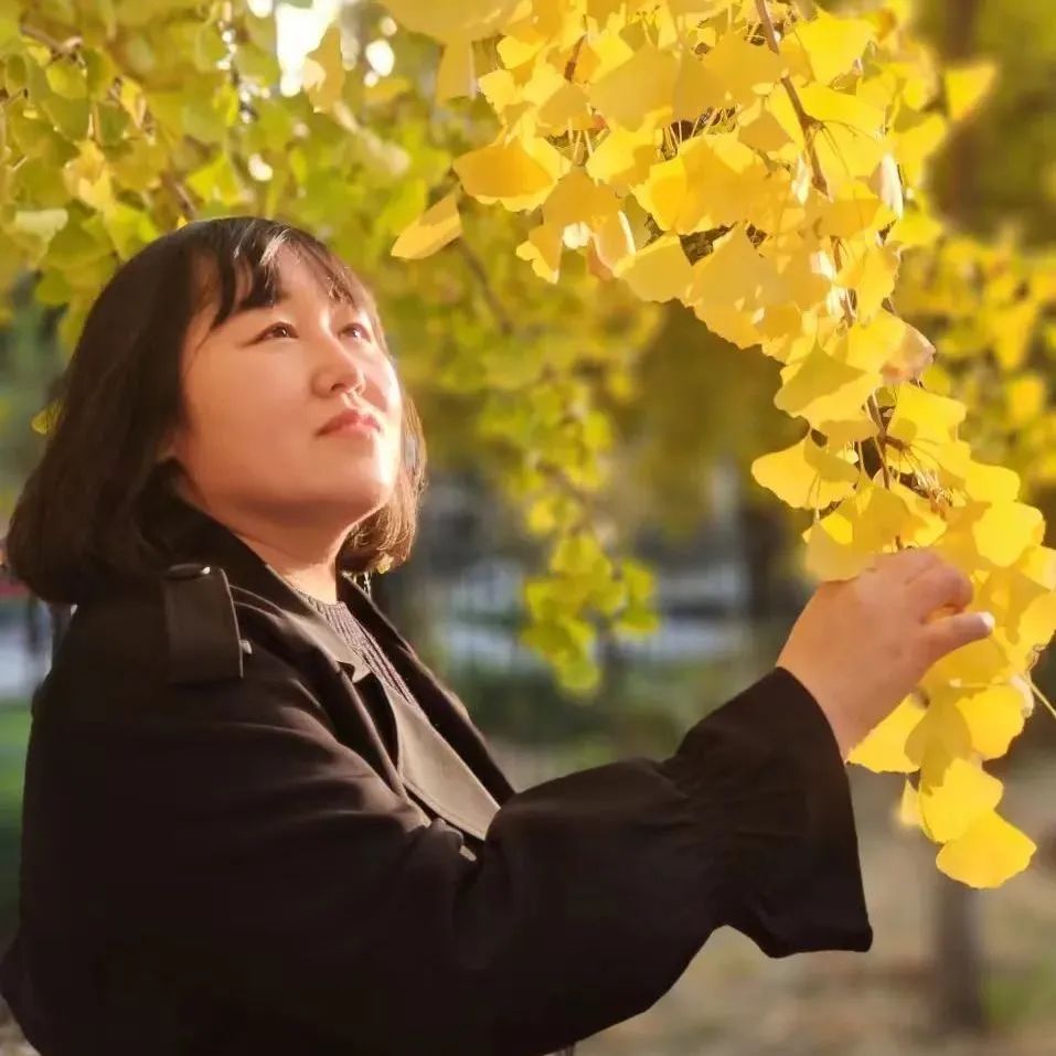 ���Ʒ��� �羺���¹�����Ա���ӱ���ѧԺǩԼ���ҡ���Ʒ��Ҫ�����ڡ�������ѧ�������ġ���������ѧ����ɢ�ġ���ɢ��ѡ�����ȱ����������λ�����������ѧ�������������ɢ�Ľ�˫�꽱��������ѧ�����ӱ����չ��׽����ѳ���ɢ�ļ���ľͷ���������������������ˡ����������㡷��ͯ�������ܵ���֦���������������ŵĹ��¡���