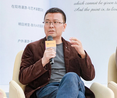 ���ΰ���Ĵ������ˣ��־ӱ���������ʫ�������������е�Ů�Գ�ν������ƪС˵������������ʫ�������¼�ʷ������·�ˡ���С˵������ʱ��ۻᡷ�������顷��������Թ����ȡ����������С˵������ж���ƪС˵����ʮ����ѧ���Ƚ����Ʒ��ѡ�ջ���ѧ�����ӽ�������ѧ��Ȱ񵥡�