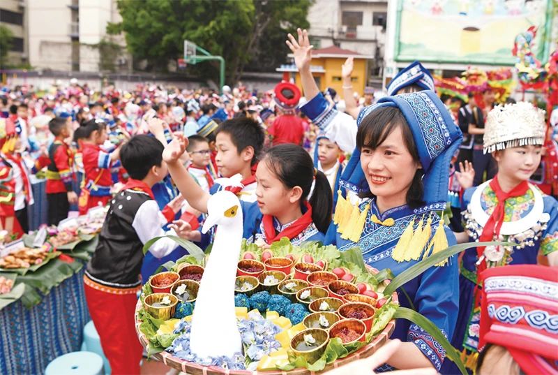 2023��4��20�գ������������ݷ�Сѧ����2023��׳�����������ߡ������л����干ͬ����ʶ������������ɫ���ͷ׵������װ���������Ũ���ĸ�����ݡ����ֶ�������ɫ��ʳ����У԰���������Ż��֡� �»������ �ܻ�/��