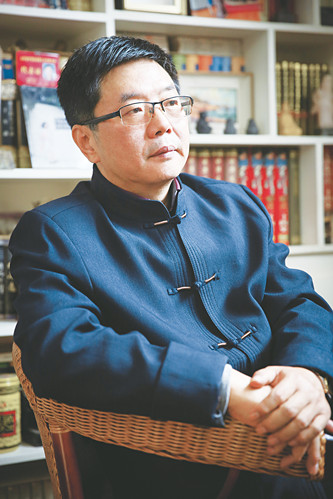 ��Զ������ˣ��羺���¹�����Ա��ɽ��ʡ����Э��С˵����ίԱ��ίԱ������������ǩԼ���ң������ձ���ҵ����˴����ѧ���ʣ�ɽ��ʡɢ��ѧ����Ƹר�ҡ����г�ƪС˵������뺣�������󴬶ӡ���׹�����ʹ�����岿��С˵����Ѱ�����ˡ�����ƪС˵������û�����ŷ����İ��顷�ȶ�ʮ�ಿ����ƪ��Ʒ������ת�ء����أ��������ѡ������ѡ����ƪС˵�����뺣�����󴬶ӡ��Ⱥ���ѡ�羺�����ص���Ʒ������Ŀ�Ͷ�������������Ŀ����ƪ������ѧ������·��׷���ˡ���ѡɽ��ʡ��Э�ص������Ʒ�������һ�졢���Ľ�ɽ��ʡ̩ɽ���ս���Ȫ�����ս�������С˵����ɽ��ʡ���⴫������������ѧ���������е������š�ʮһ�����վ�Ʒ���̽��ȡ�