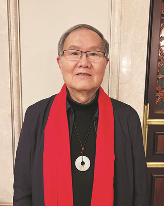 �����й�ú����Э��ϯ�����г�ƪС˵���ϲ㡷��Զ��ʫ�⡷����ú��������¹⡷���ڰ���Ů����Ů���桷��12�����ж�ƪС˵����ɢ�ļ�����Ҥ������÷椷��򡷡���ذ׻��������������ƻ��塷��70�ಿ����������ƪС˵���꡷ʮ����������³Ѹ��ѧ���ȸ��ཱ���Ʒ����ɶ������ֳ���