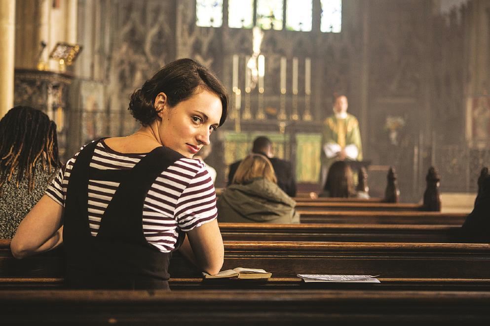 Ӣ�硶�׶����������ص����·��ͶԵ��Ķ�ǽ�Ĵ��ƶ����ơ��ھ��У�Ů���Ǿ���ֱ�ӶԾ�ͷ�������ڣ��������ۣ������ַ������˴�ͳϷ��͵��Ӿ�����Ա�����֮������ν��ޣ�������һ��������ֱ�ӵĽ�����ʽ���������Ķ�ǽ�����ҵ����״��ĸ��