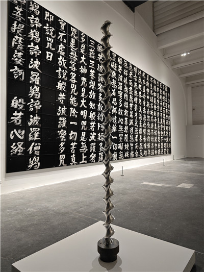 ɼ����˾��̥������ģ�͵ĵ�����Ʒ������ģ��002 �������桷�������ҽ���ѧ��ʽ�������������ƾ���ϳ�����Բ����Ϊ���������߱���̬֮���ġ�����ģ�͡����᳹�˽�����֮����󻯵����