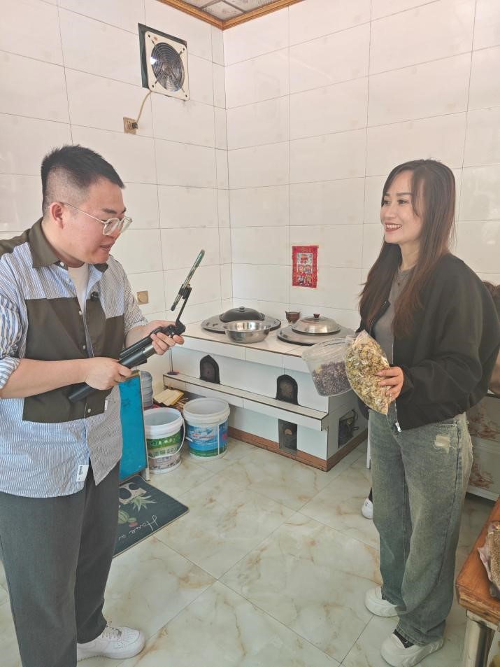 ��������ժ����Ƶ��ֱ���ֳ�