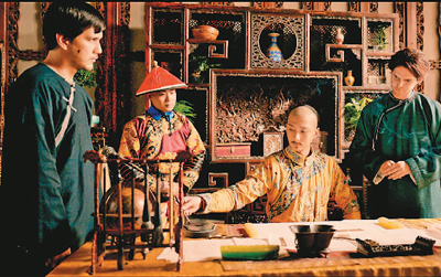 格列柯的形式语言极为独特,喜欢自由地将形体拉长变形,动感十足,情感激越,带有强烈的表现性与主观性。图为格列柯《年轻绅士肖像》。