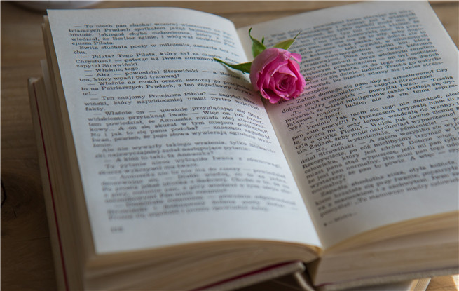 72λʫ��ͬдһ��ʫ��������һ�����ߣ���׺��ÿһ��ʫ������