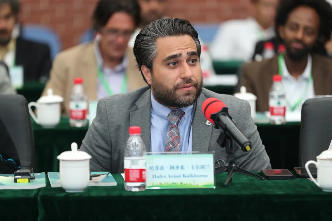 伊朗诗人哈菲兹·阿齐米·卡尔胡兰