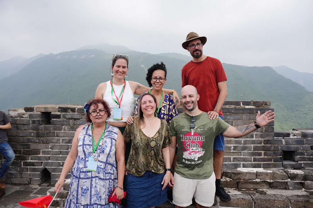 ʫ�����ڳ����Ϻ�Ӱ