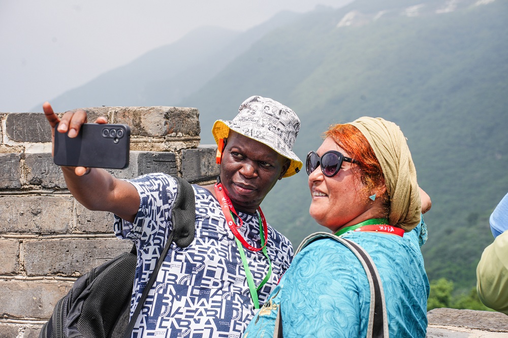 ʫ�����ڳ����Ϻ�Ӱ