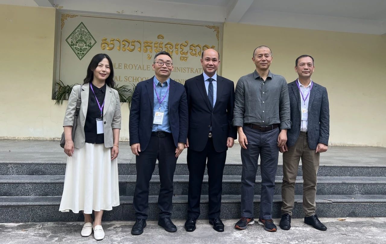 ����կ��������������羺���´����ţ����𣺸���Ө�������������ᡢ�Ϸ����Լ�ȣ�