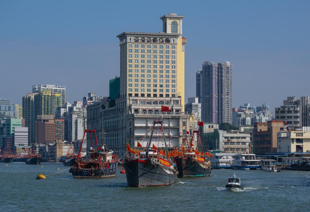 12��12�գ���ף�л����񹲺͹�����75�����߰��Żع����25���ꡢ�����洬��Ѳ��������ʽ�ڰ��ž��С��»��緢