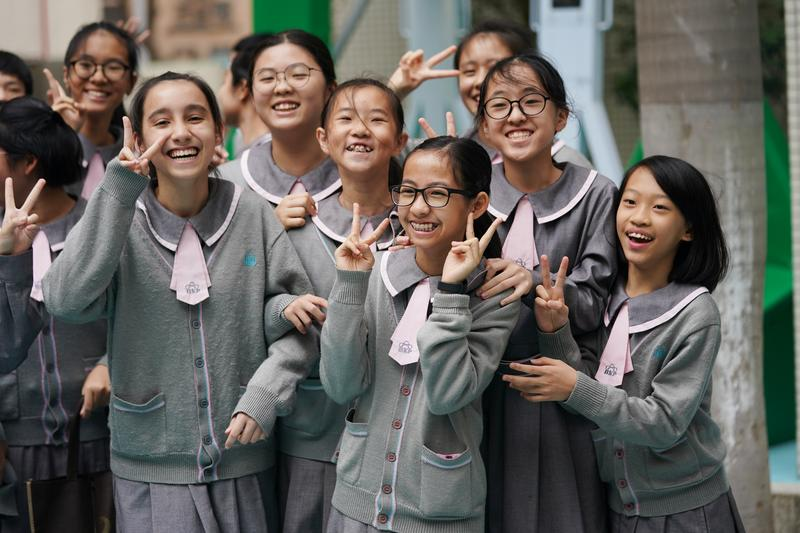 2019��12��19�գ�ϰ��ƽ������Ӳ����婽���ѧ����Ӣ��ѧУ��ͼΪ���������婽���ѧ����Ӣ��ѧУѧ���� �»������ ����/��