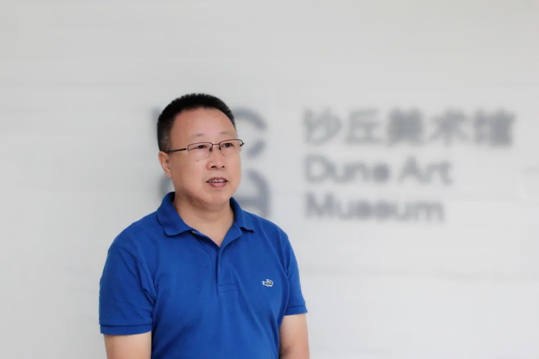 罗振亚,1963年出生,黑龙江讷河人,南开大学文学院教授,博士生导师,南开大学穆旦诗歌研究中心主任。