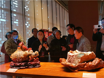 ���ؼҡ��������ǣ������߽��й�����������