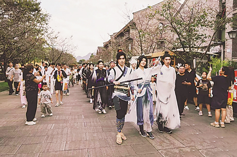 台州府城与《剑来》IP联动,在国庆假期为书迷定制了一个“剑来世界”新华网发 台州府城 供图