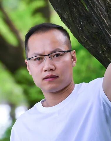   ������     ��������ѧ���������о���רҵ���ҡ��ڡ�������ѧ�������ϡ����������ҡ�����ء����ڿ������������֣��ѳ��桶����ʱ���������桷���Ҵ�δ������ȸ����ȥ���Ӷ�����С˵����������Ʒ����������������ѧ��������ء���ѧ�����С˵��������ɢ�Ľ��ȡ�