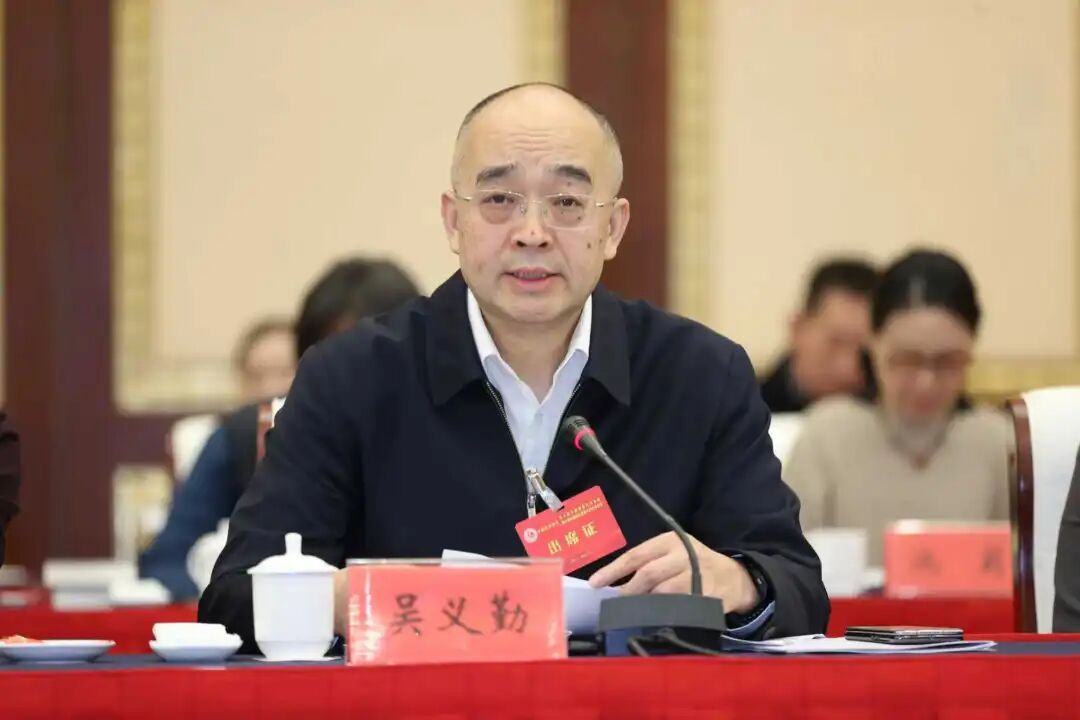 �羺���µ����Ա������ϯ����Ǵ�������������ֵ�һ��ȫ�����