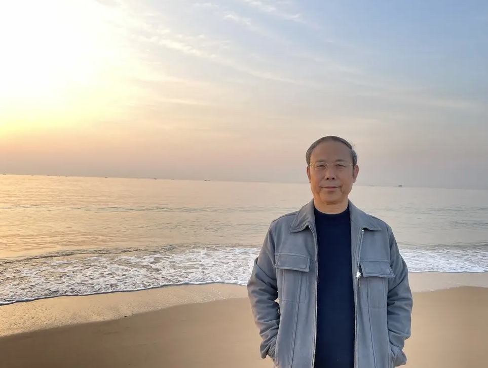 �Ե·���͸����ʷ��ĺ������溣���ƴ���ʱ��