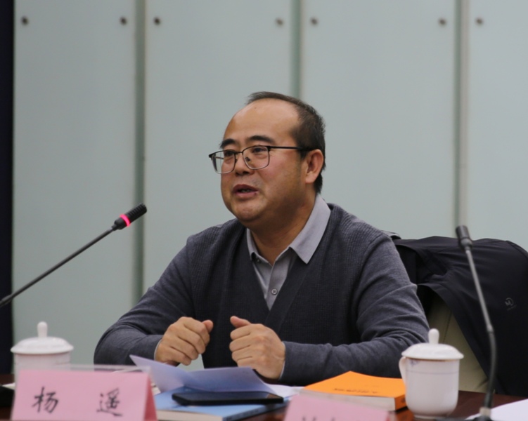 ���ߣ���ң